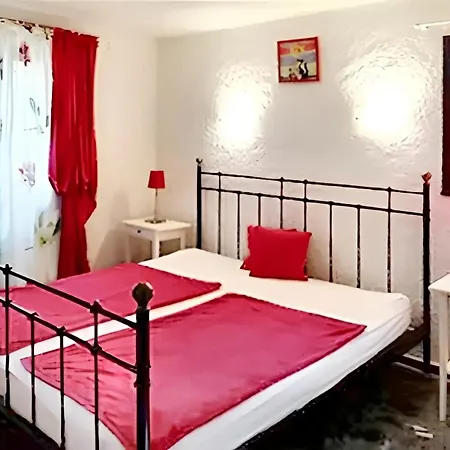 De 4 A Vecchio A 160 M De La Avec Jardin Clos Et Wifi Porto-Vecchio (Corsica)