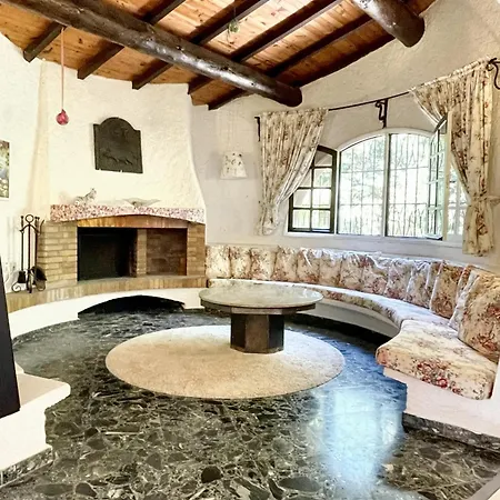 Villa Charmante A Porto-Vecchio Avec Vue Sur La Montagne. Villa
