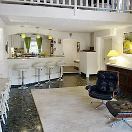 Villa Charmante A Porto-Vecchio Avec Vue Sur La Montagne. Porto-Vecchio (Corsica)