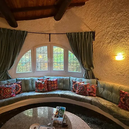Villa Charmante A Porto-vecchio Avec Vue Sur La Montagne. *